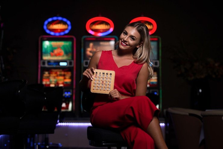 Antarmuka Mega Wheel di mastoto menampilkan roda berputar dan pilihan segmen